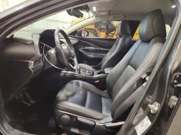 
										Mazda CX-30 full									