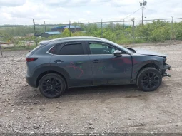 
										Mazda CX-30 full									