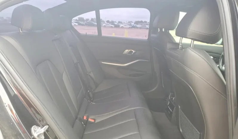 
								BMW 3 Series full									