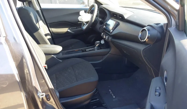 
								Nissan Kicks full									
