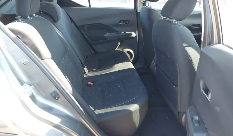 
								Nissan Kicks full									
