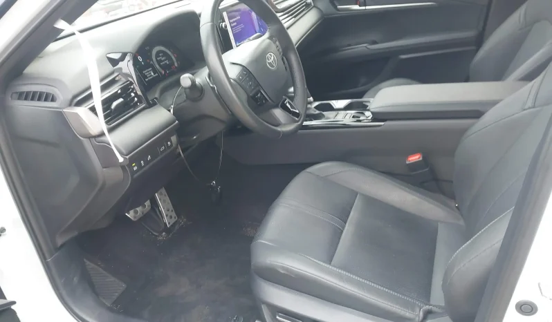 
								Toyota Camry full									