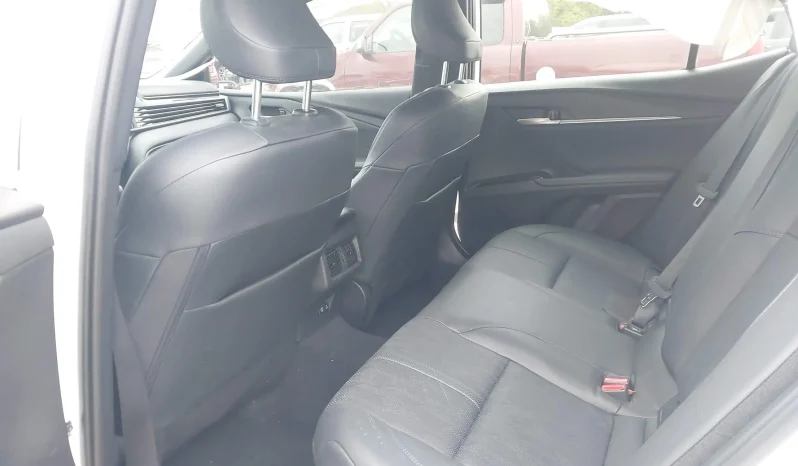 
								Toyota Camry full									