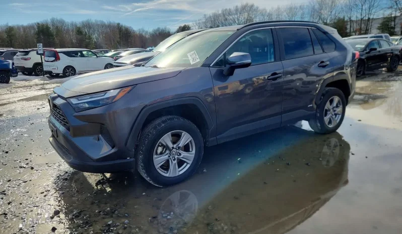 
								Toyota RAV4 full									