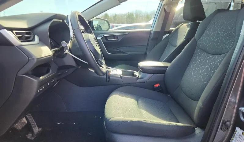 
								Toyota RAV4 full									