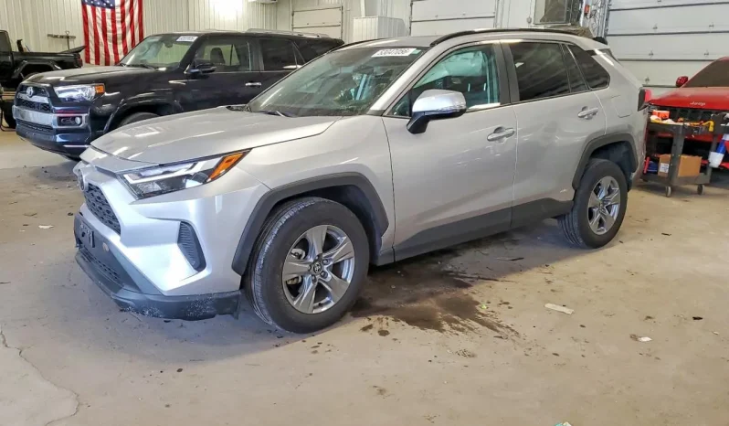
								Toyota RAV4 full									