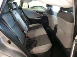 
										Toyota RAV4 full									
