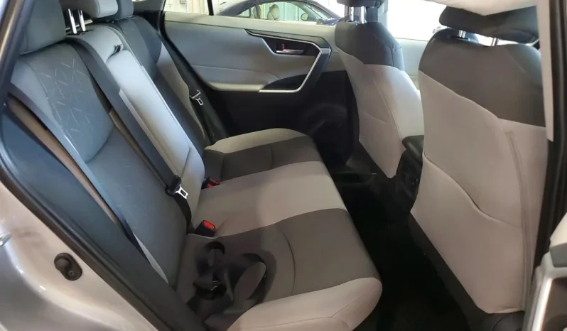 
								Toyota RAV4 full									