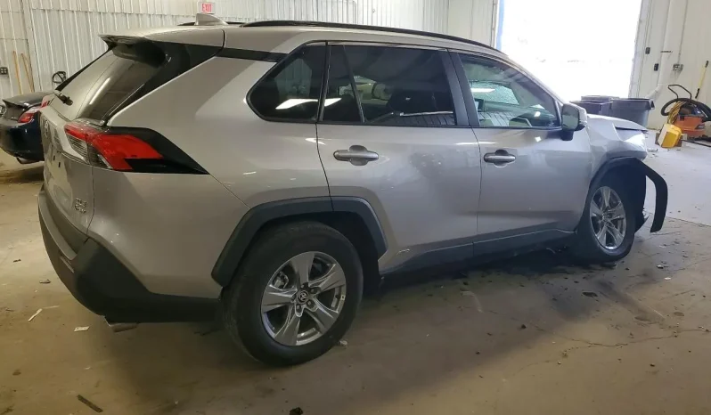 
								Toyota RAV4 full									