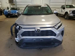 
										Toyota RAV4 full									
