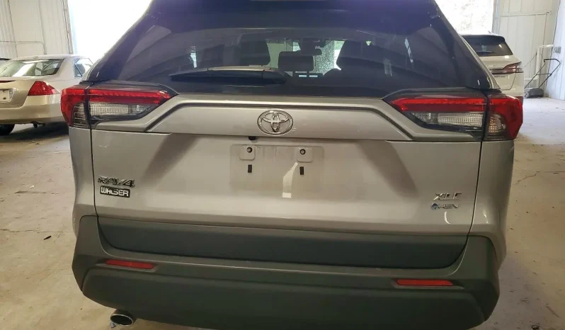 
								Toyota RAV4 full									