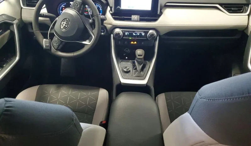 
								Toyota RAV4 full									