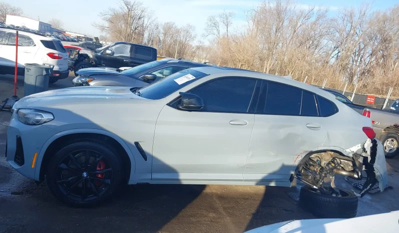 
								BMW X4 full									
