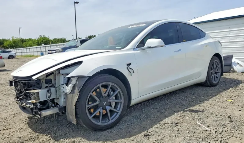 
								Tesla MODEL 3 full									