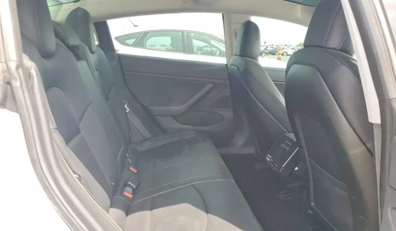 
								Tesla MODEL 3 full									