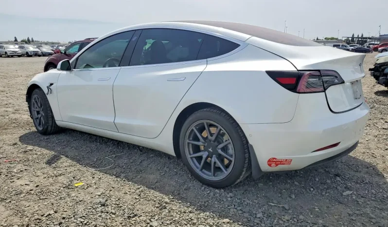 
								Tesla MODEL 3 full									