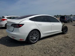 
										Tesla MODEL 3 full									