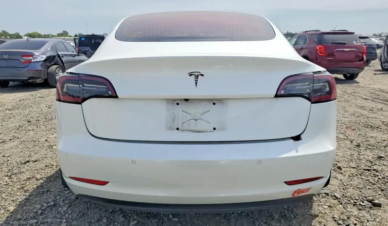 
								Tesla MODEL 3 full									
