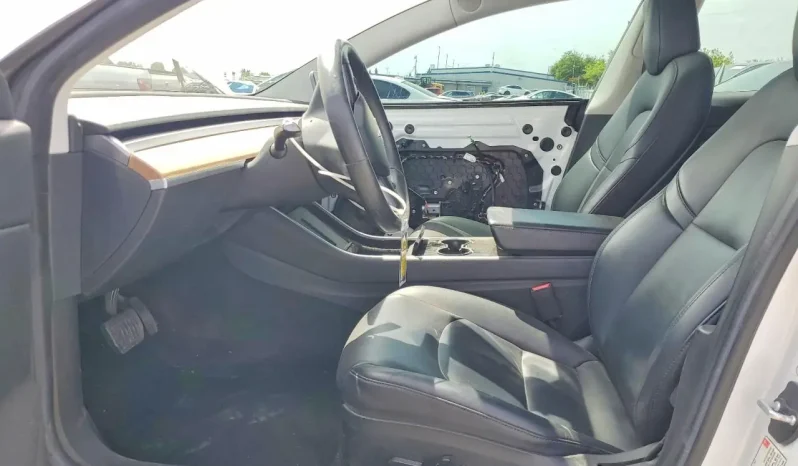 
								Tesla MODEL 3 full									