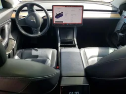 
										Tesla MODEL 3 full									