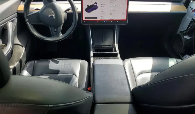 
								Tesla MODEL 3 full									