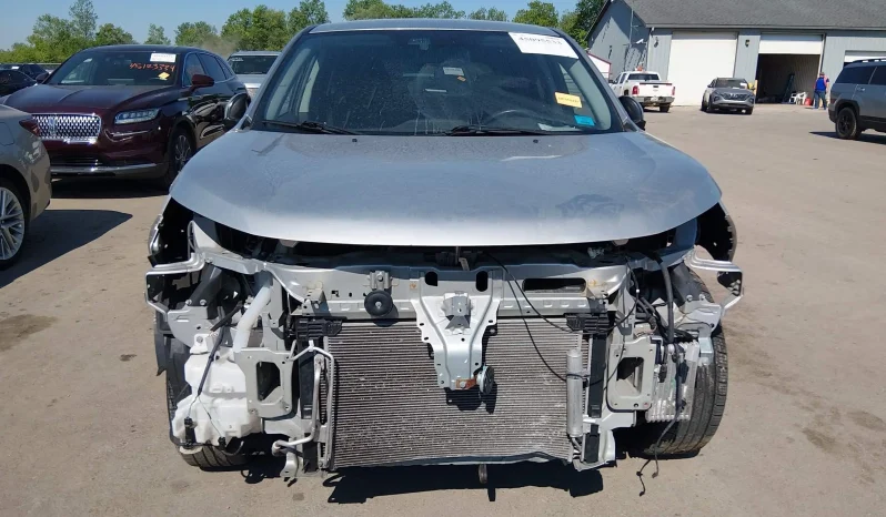 
								Mitsubishi Outlander Sport full									
