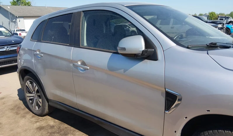 
								Mitsubishi Outlander Sport full									