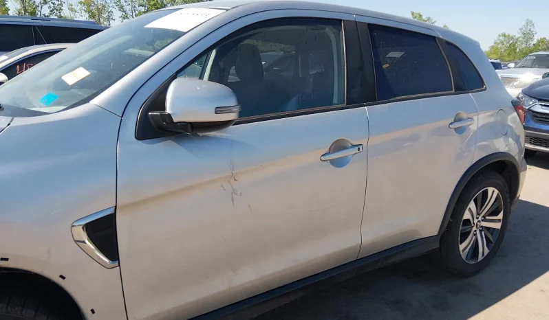 
								Mitsubishi Outlander Sport full									