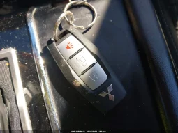 
										Mitsubishi Outlander full									