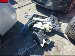 
										Mitsubishi Outlander full									
