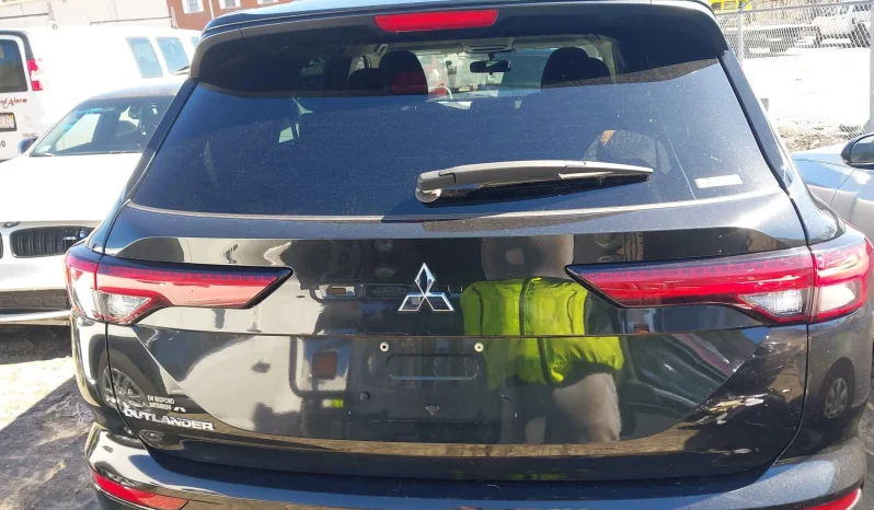 
								Mitsubishi Outlander full									