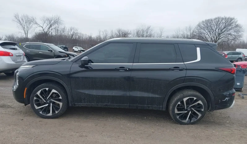 
								Mitsubishi Outlander full									