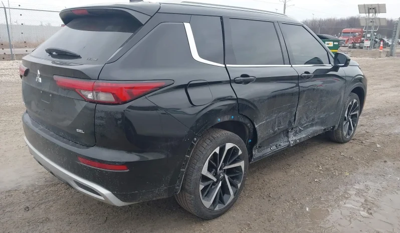 
								Mitsubishi Outlander full									