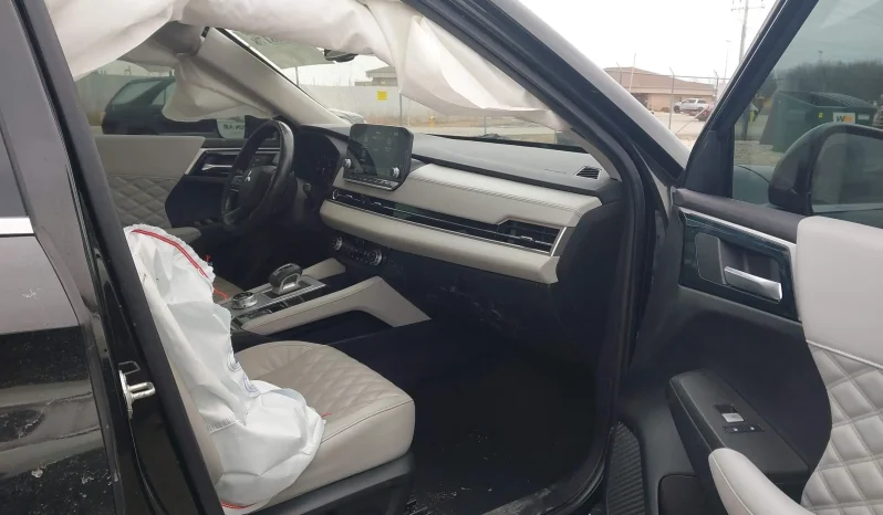 
								Mitsubishi Outlander full									