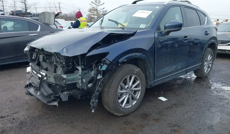 
								Mazda CX-5 full									
