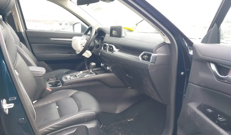 
								Mazda CX-5 full									
