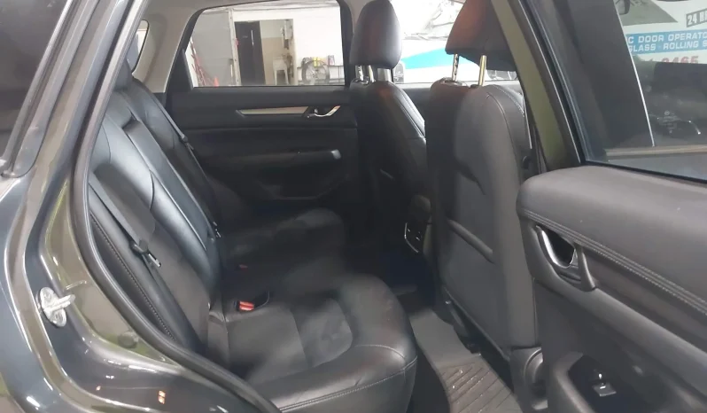 
								Mazda CX-5 full									