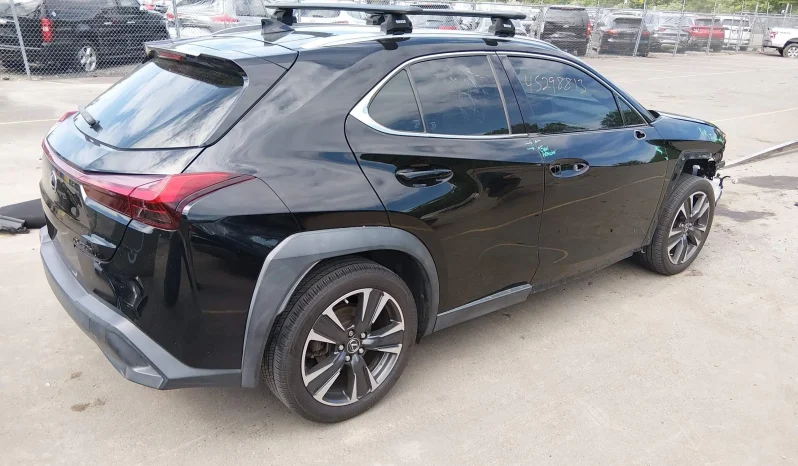 
								Lexus UX 250H full									