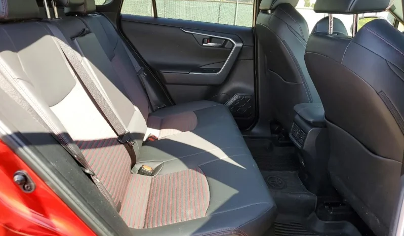 
								Toyota RAV4 full									