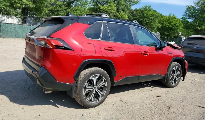 
								Toyota RAV4 full									