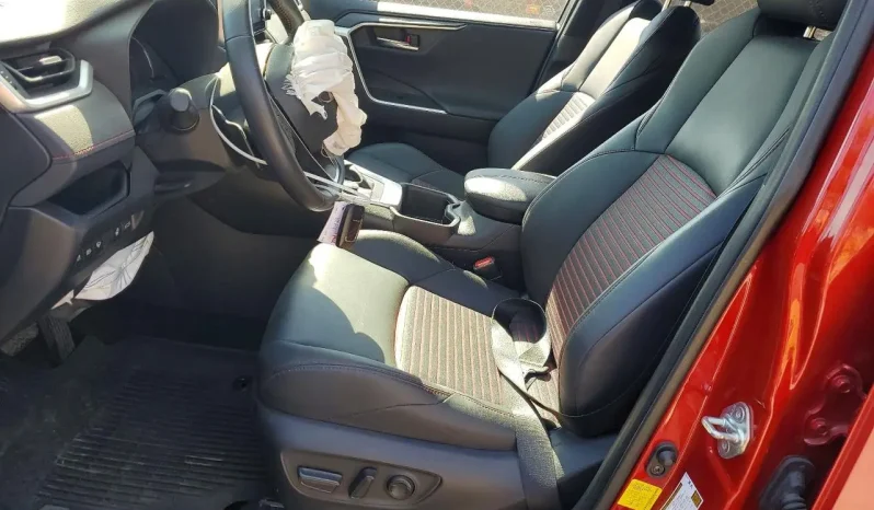 
								Toyota RAV4 full									