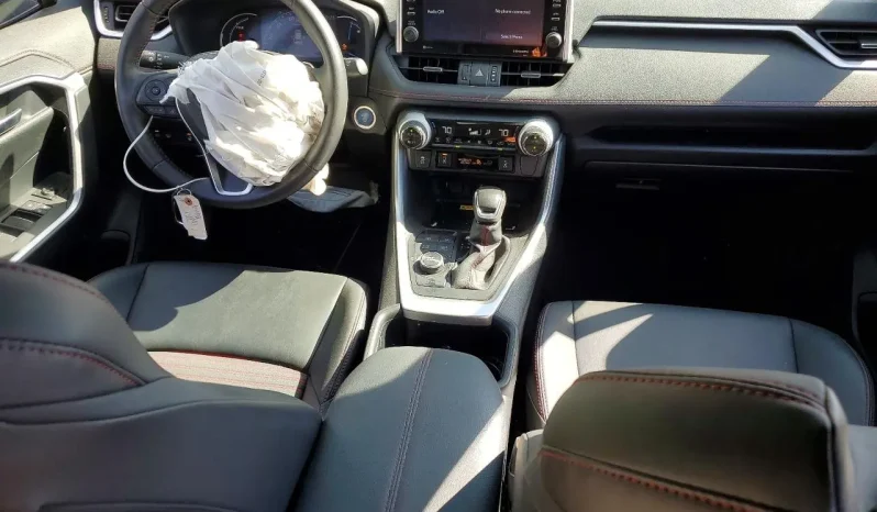 
								Toyota RAV4 full									