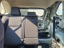 
										Toyota RAV4 full									