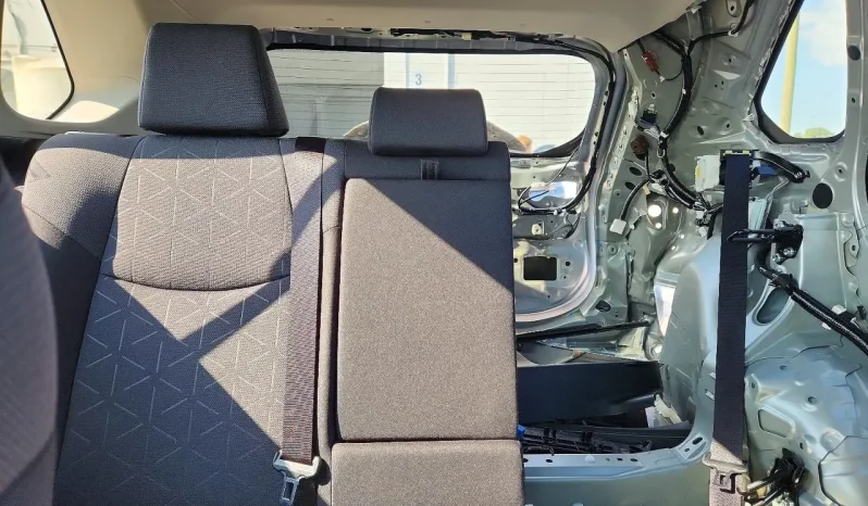 
								Toyota RAV4 full									