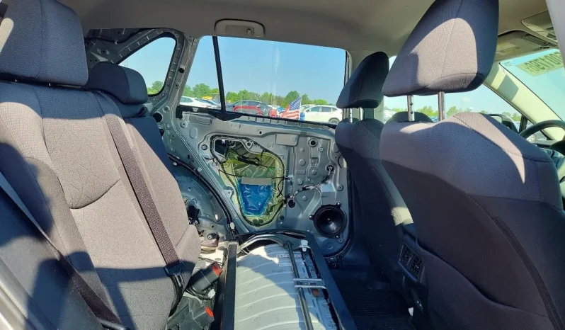 
								Toyota RAV4 full									
