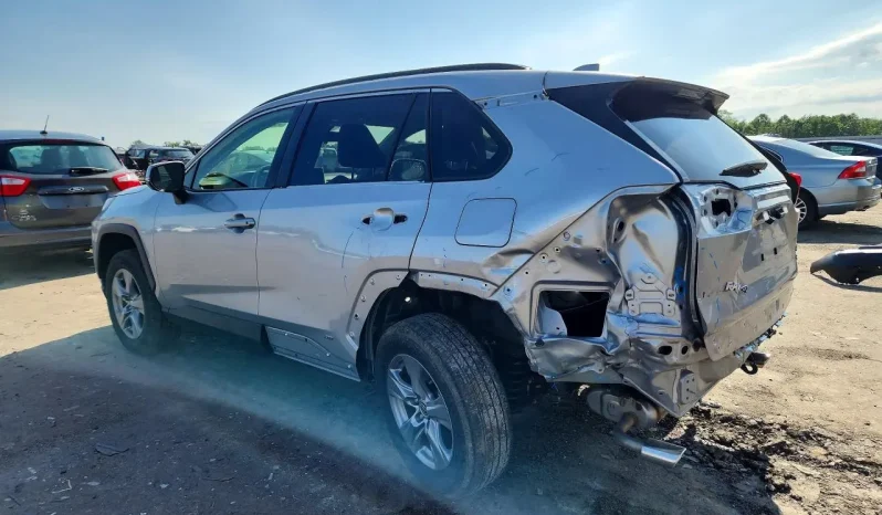 
								Toyota RAV4 full									