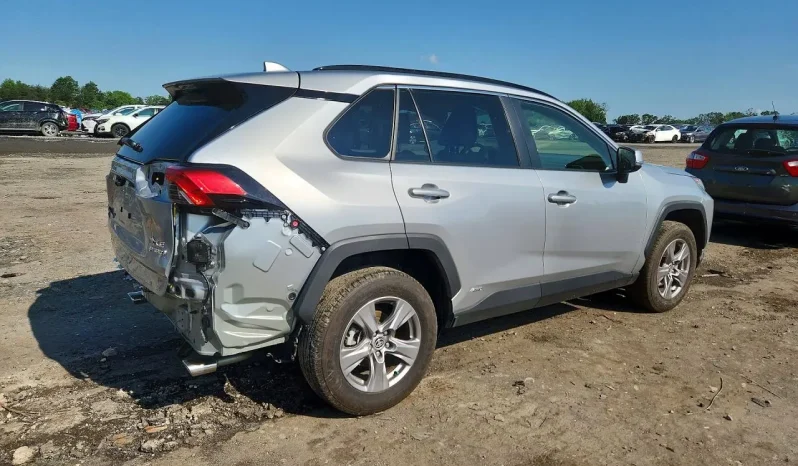 
								Toyota RAV4 full									