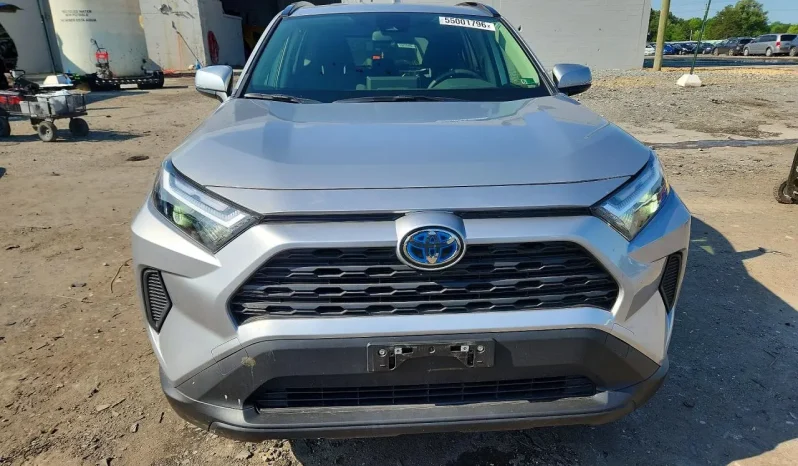 
								Toyota RAV4 full									