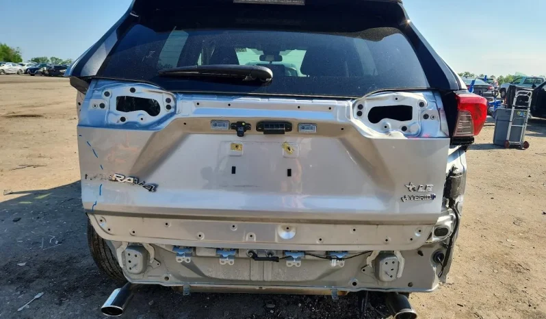 
								Toyota RAV4 full									