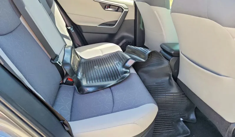 
								Toyota RAV4 full									